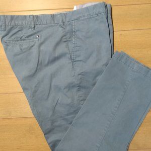 Tommy Hilfiger men's light blue stretch chino pants. Size 40x32 big